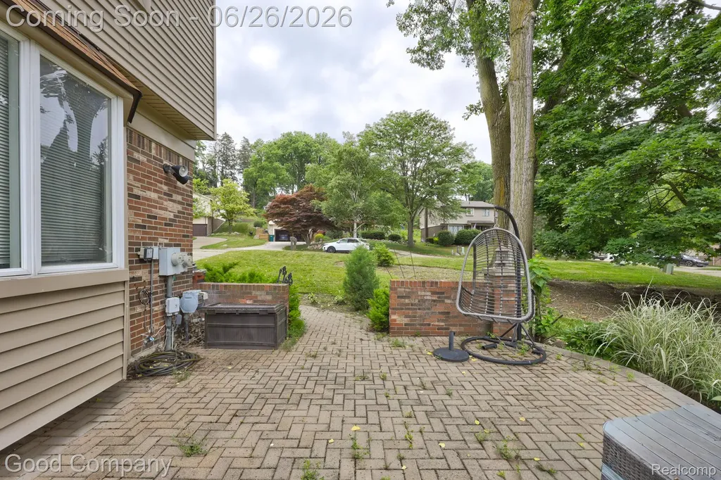 35868 Smithfield Court Farmington City MI 48335