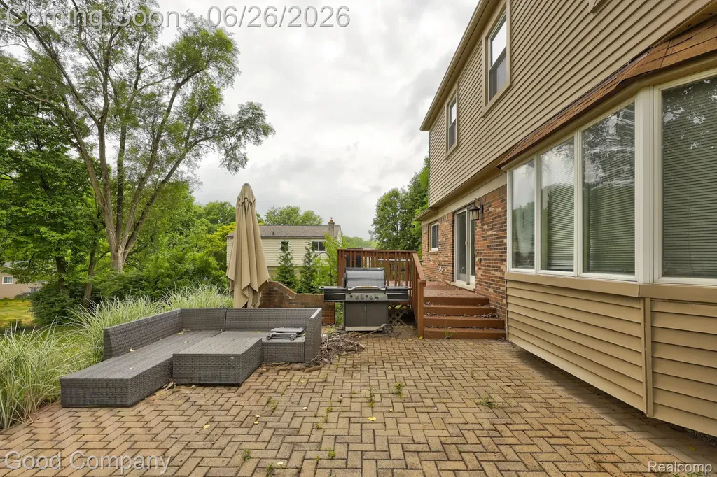 35868 Smithfield Court Farmington City MI 48335