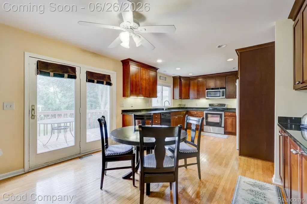 35868 Smithfield Court Farmington City MI 48335