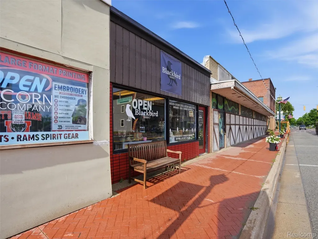 118 W State Street Montrose City MI 48457