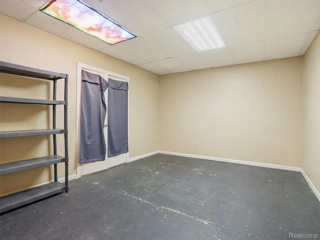 118 W State Street Montrose City MI 48457