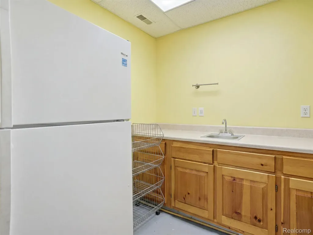 118 W State Street Montrose City MI 48457
