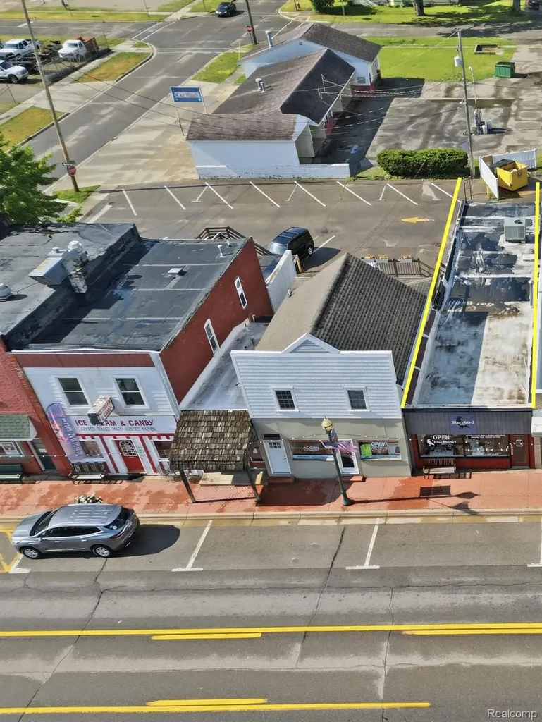 118 W State Street Montrose City MI 48457