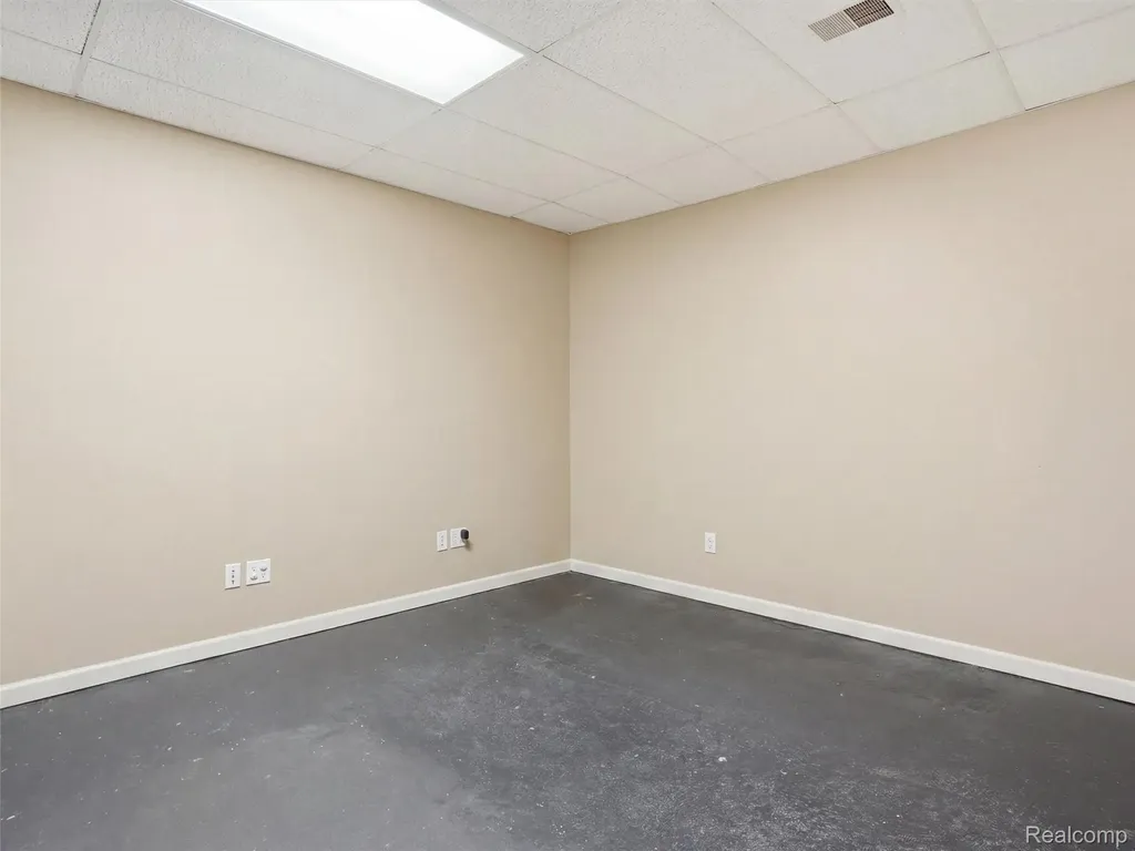 118 W State Street Montrose City MI 48457