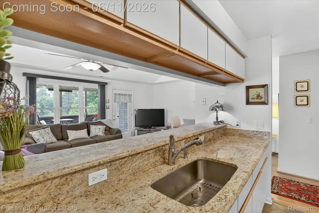 1673 Weatherstone Drive Ann Arbor City MI 48108