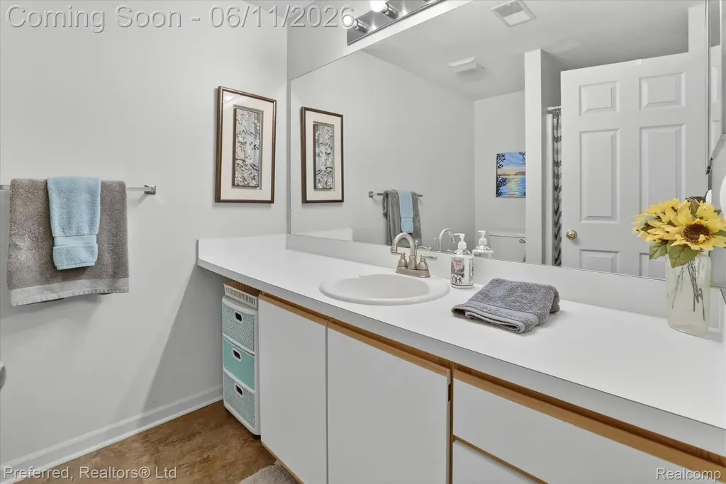 1673 Weatherstone Drive Ann Arbor City MI 48108