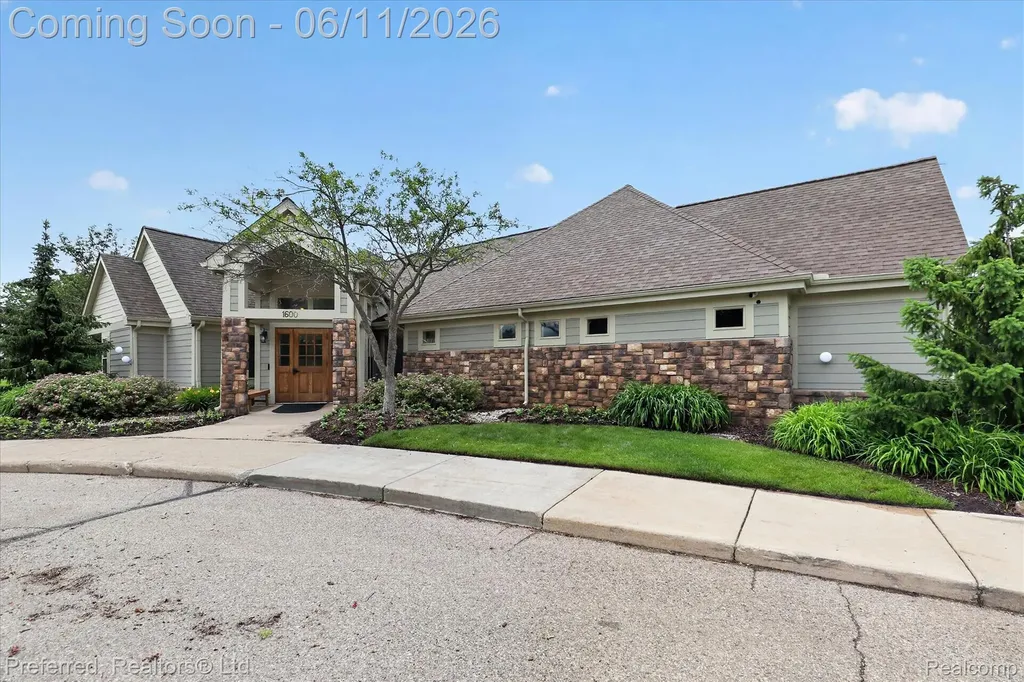 1673 Weatherstone Drive Ann Arbor City MI 48108
