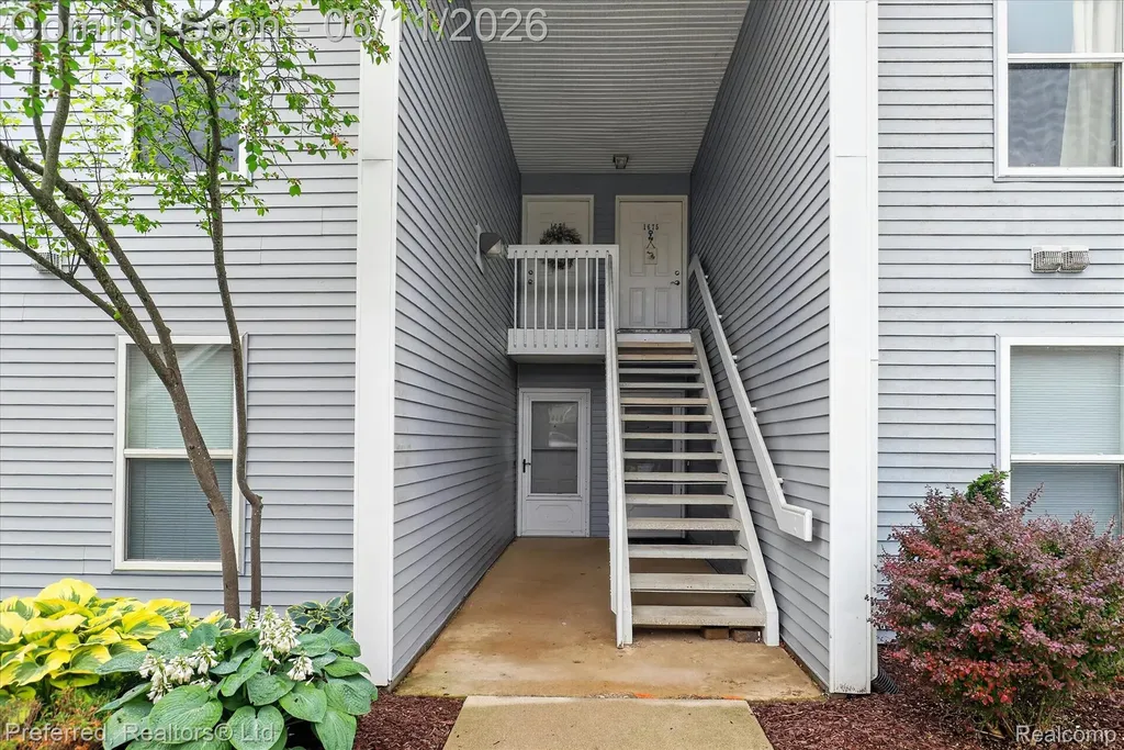 1673 Weatherstone Drive Ann Arbor City MI 48108