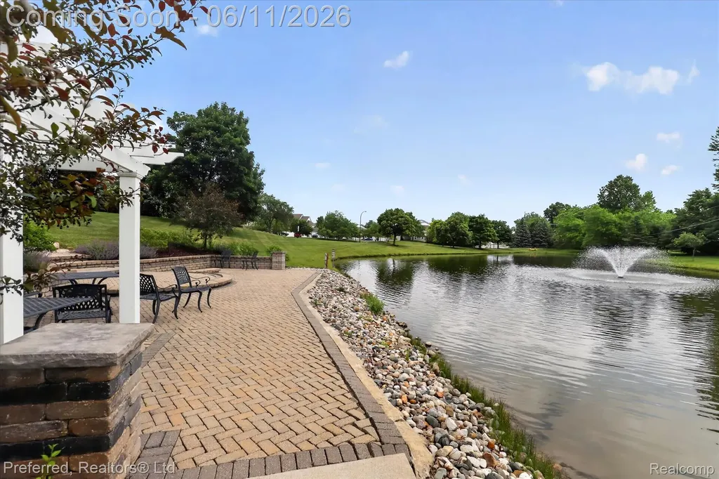 1673 Weatherstone Drive Ann Arbor City MI 48108