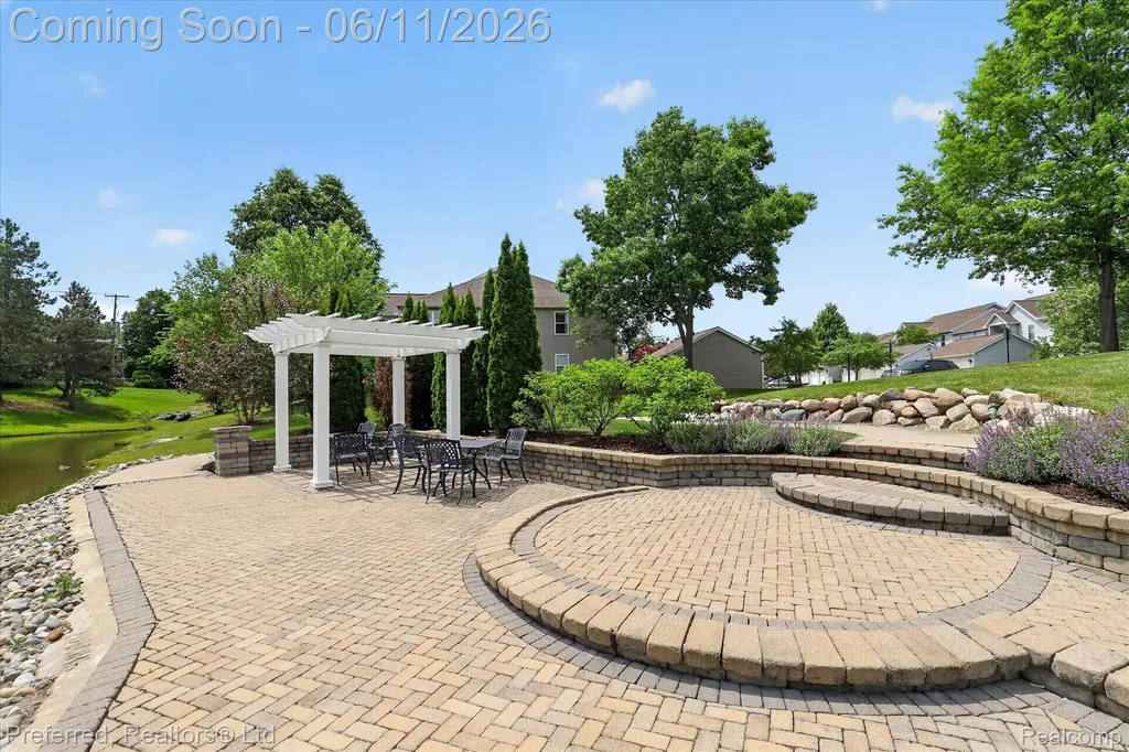 1673 Weatherstone Drive Ann Arbor City MI 48108