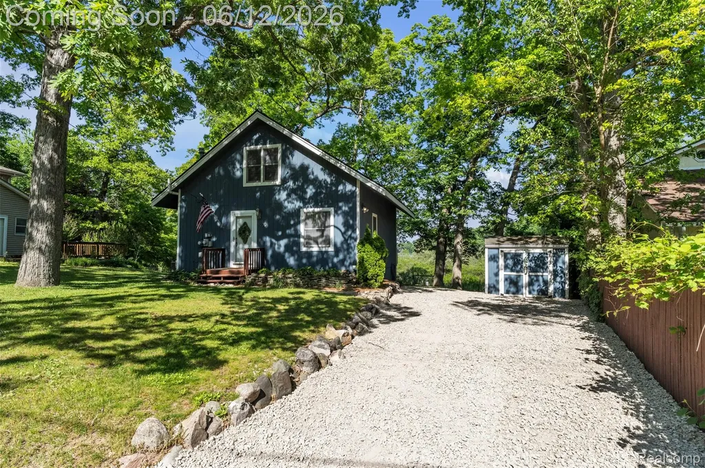 920 Hickory Ridge Circle Milford Charter Township MI 48380