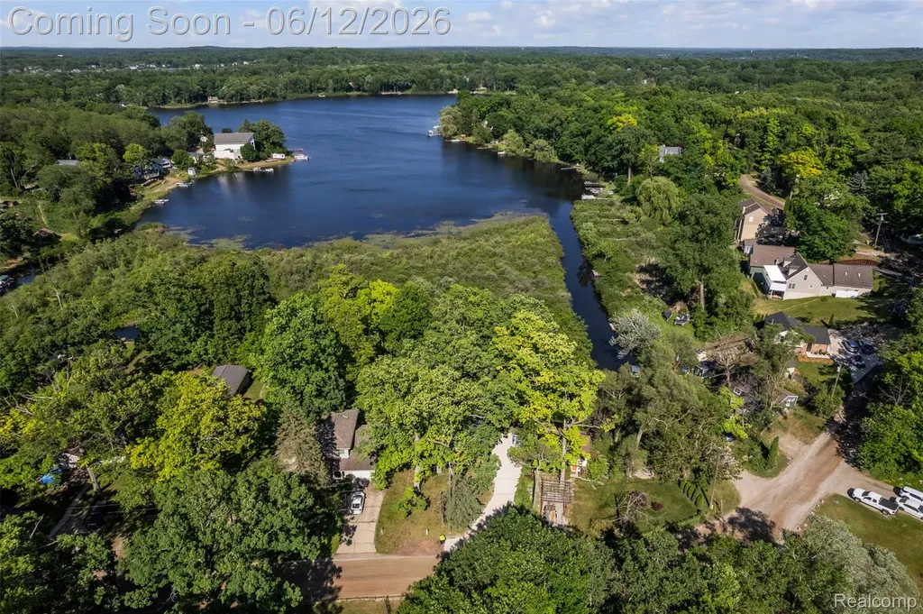 920 Hickory Ridge Circle Milford Charter Township MI 48380