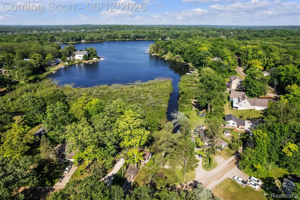 920 Hickory Ridge Circle Milford Charter Township MI 48380