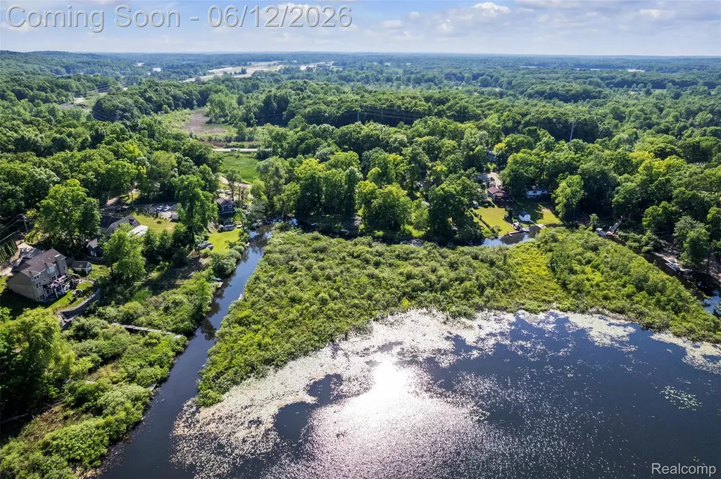 920 Hickory Ridge Circle Milford Charter Township MI 48380