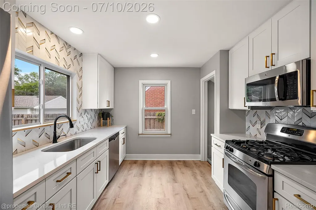 3022 N Blair Avenue Royal Oak City MI 48073