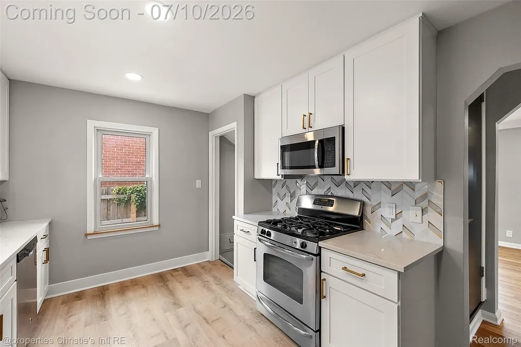3022 N Blair Avenue Royal Oak City MI 48073