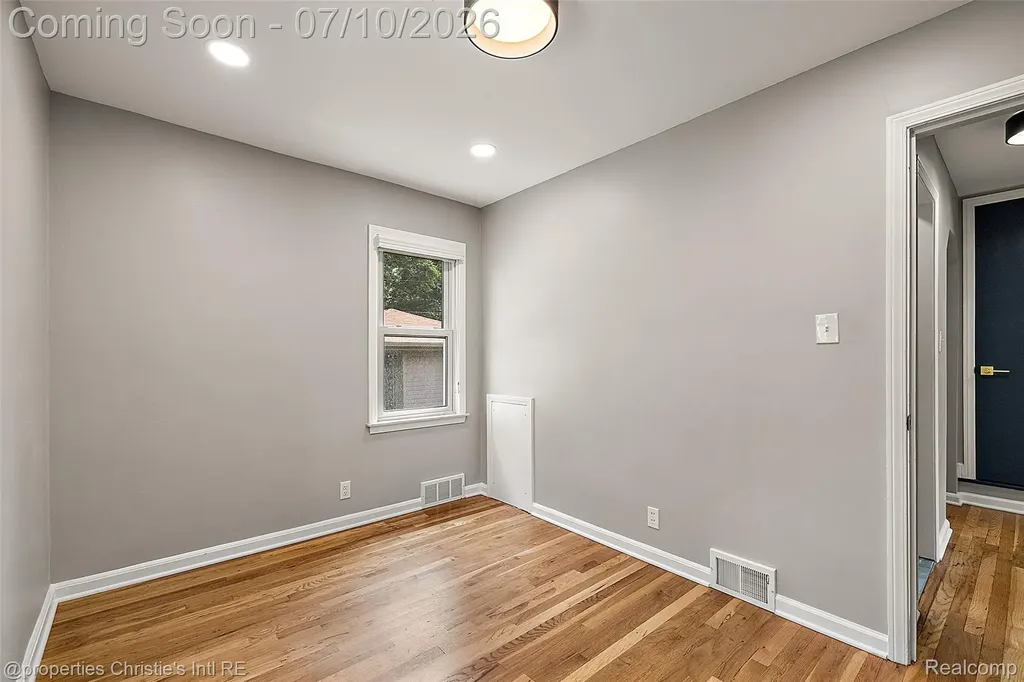3022 N Blair Avenue Royal Oak City MI 48073