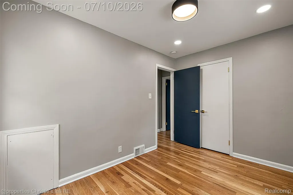 3022 N Blair Avenue Royal Oak City MI 48073
