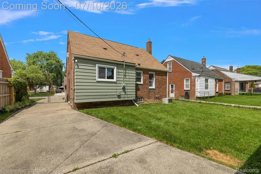 3022 N Blair Avenue Royal Oak City MI 48073