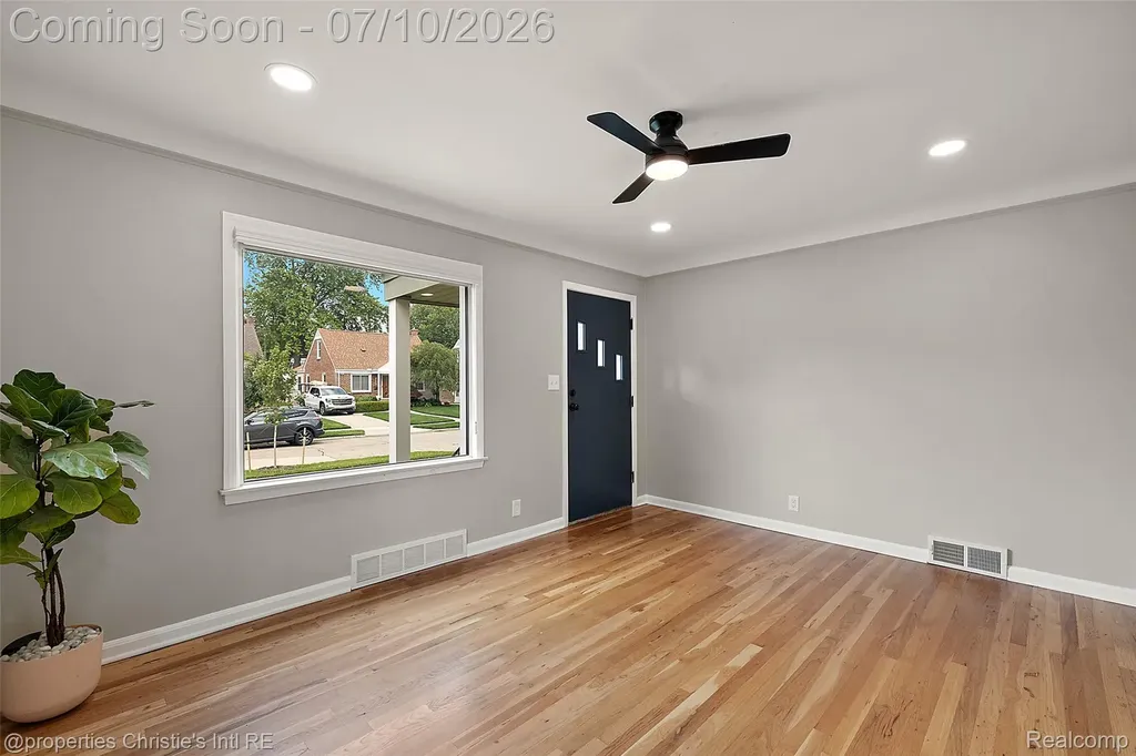 3022 N Blair Avenue Royal Oak City MI 48073