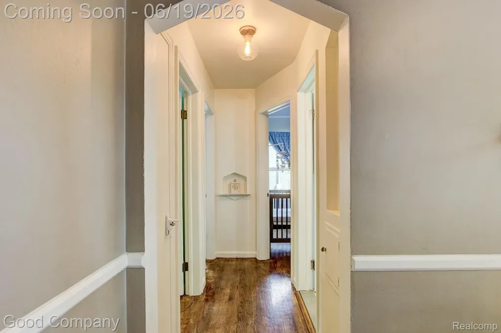 4246 Elmwood Avenue Royal Oak City MI 48073