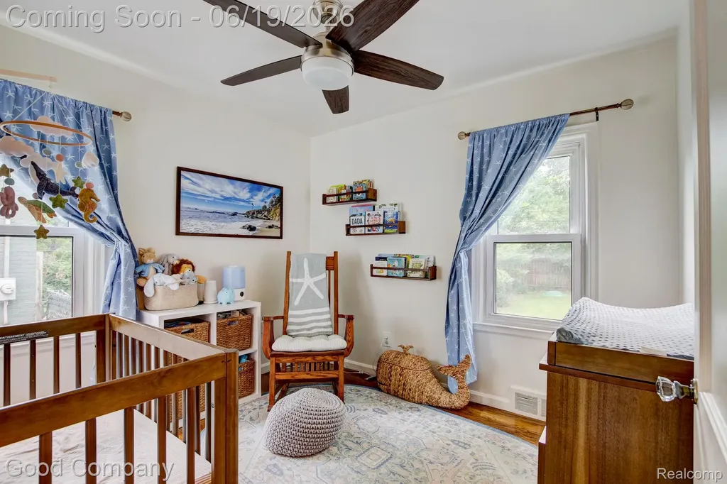 4246 Elmwood Avenue Royal Oak City MI 48073