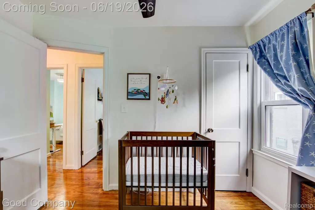4246 Elmwood Avenue Royal Oak City MI 48073