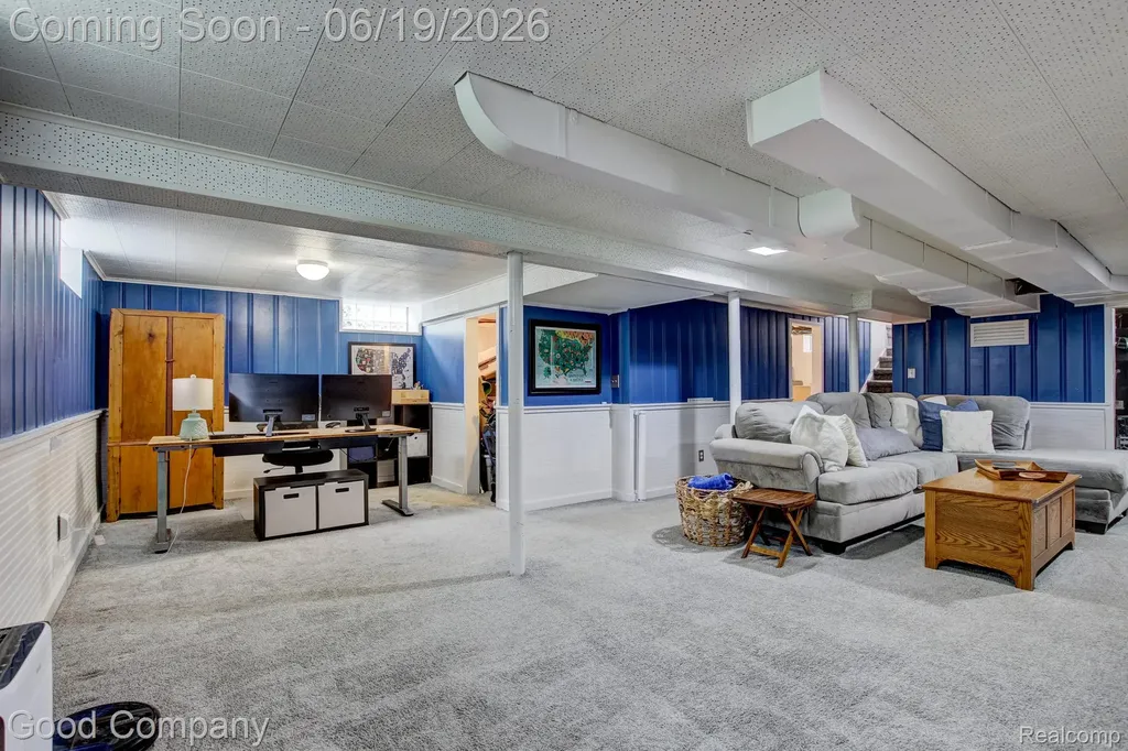 4246 Elmwood Avenue Royal Oak City MI 48073
