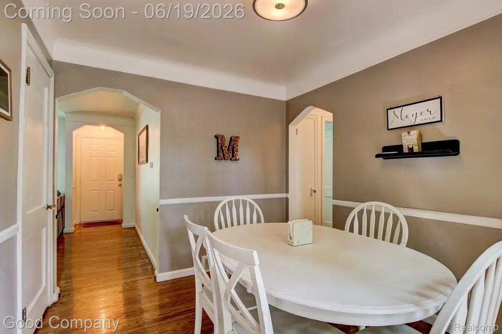 4246 Elmwood Avenue Royal Oak City MI 48073