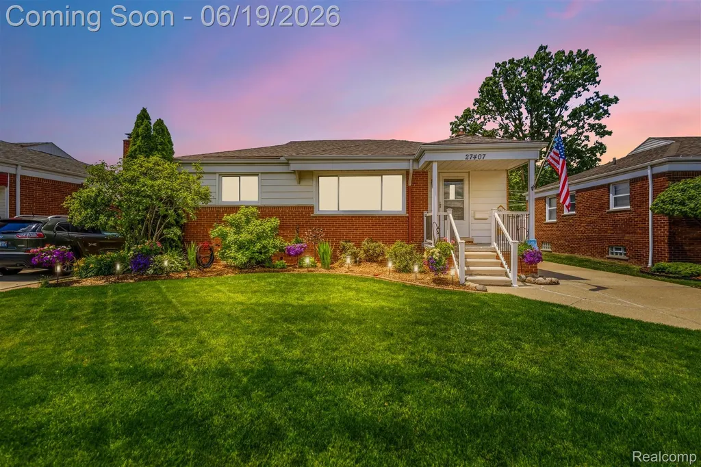 27407 Grant Street St. Clair Shores City MI 48081