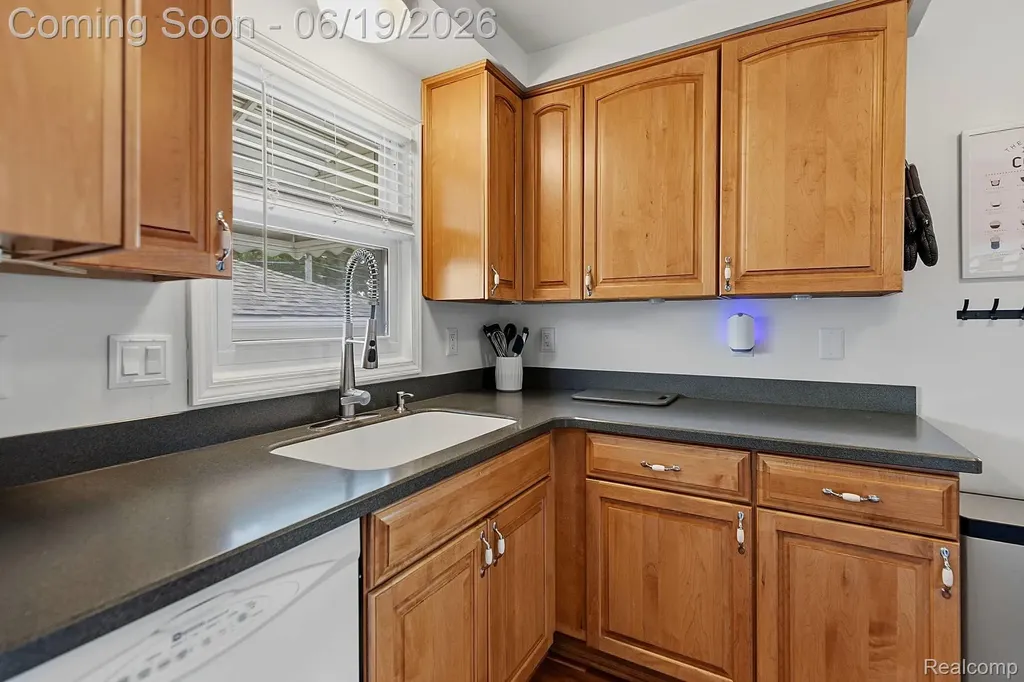 27407 Grant Street St. Clair Shores City MI 48081