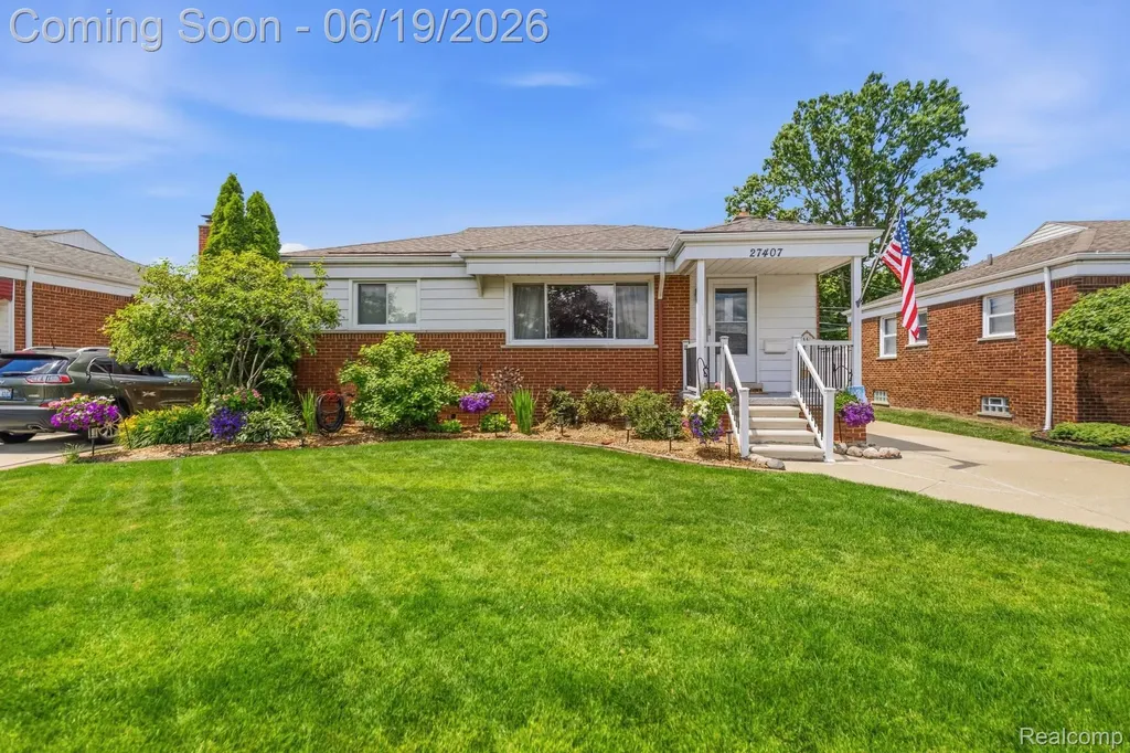 27407 Grant Street St. Clair Shores City MI 48081