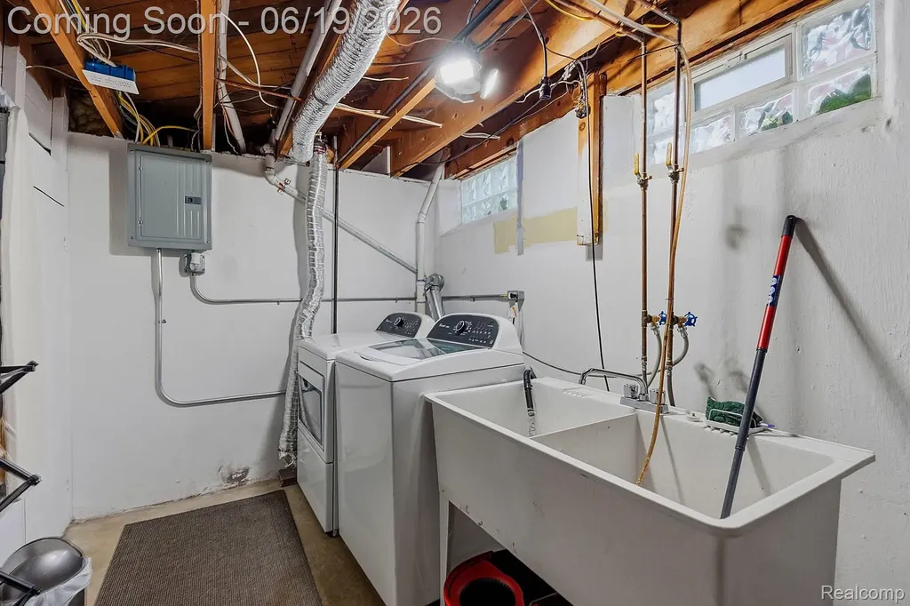 27407 Grant Street St. Clair Shores City MI 48081