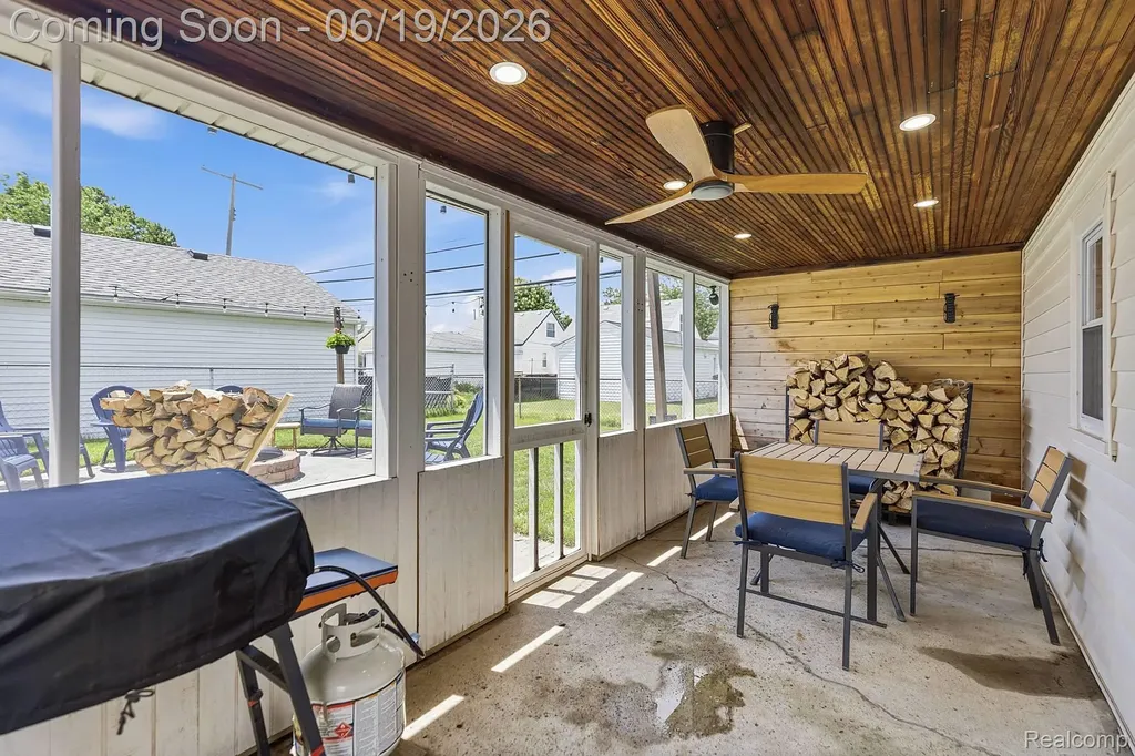 27407 Grant Street St. Clair Shores City MI 48081