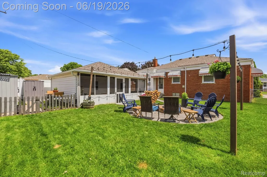 27407 Grant Street St. Clair Shores City MI 48081