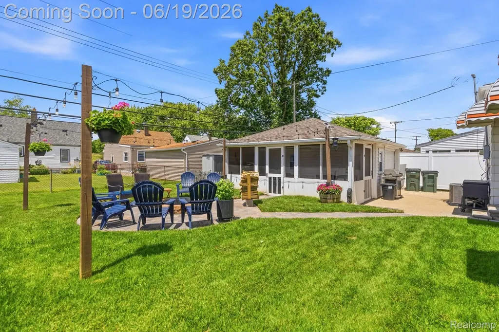27407 Grant Street St. Clair Shores City MI 48081