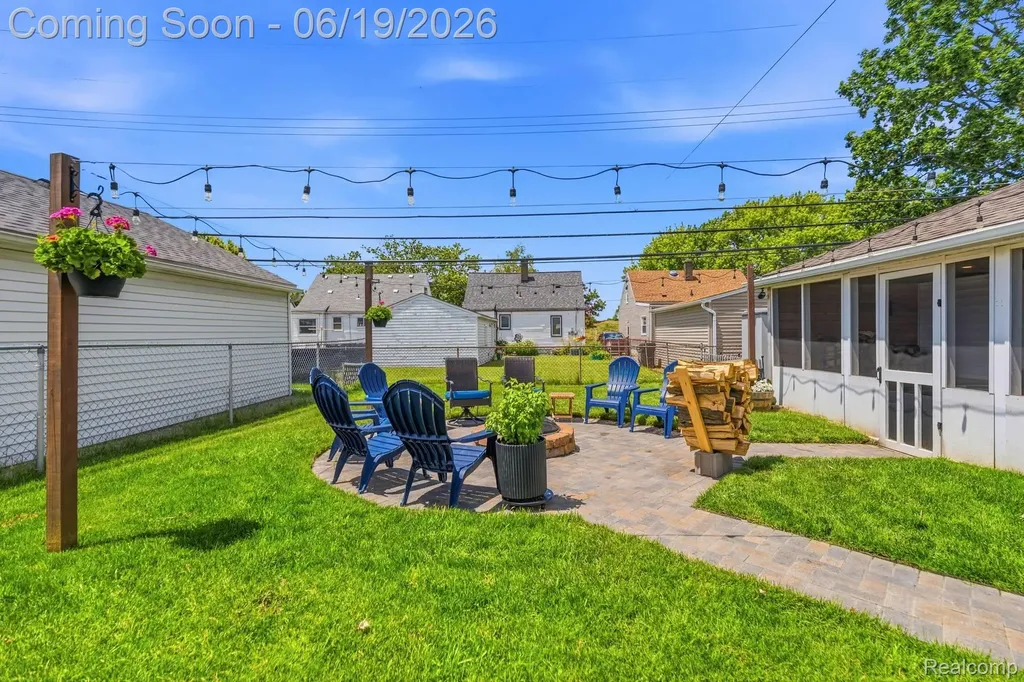 27407 Grant Street St. Clair Shores City MI 48081