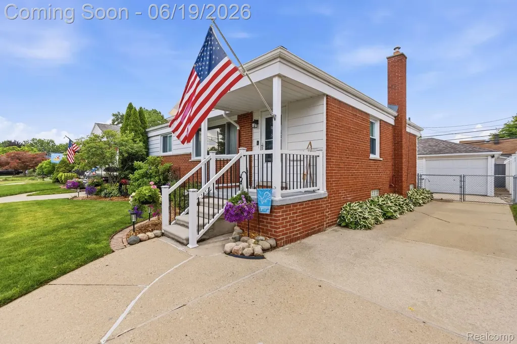 27407 Grant Street St. Clair Shores City MI 48081