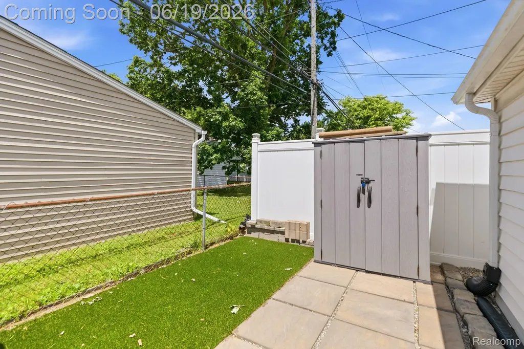 27407 Grant Street St. Clair Shores City MI 48081