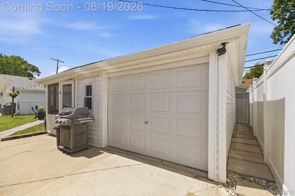27407 Grant Street St. Clair Shores City MI 48081