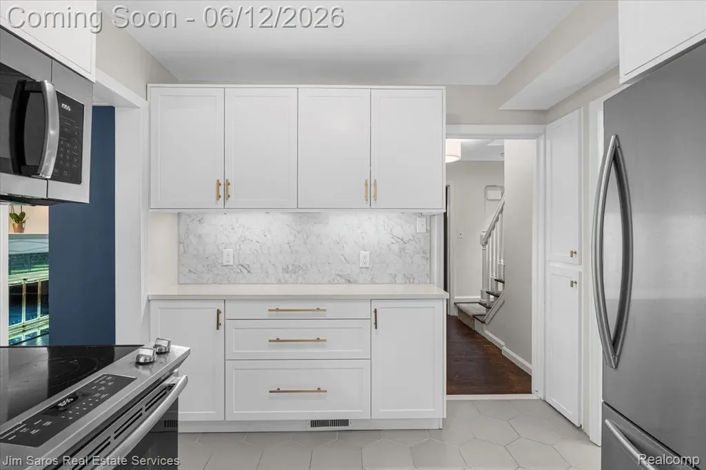 451 Moran Road Grosse Pointe Farms City MI 48236