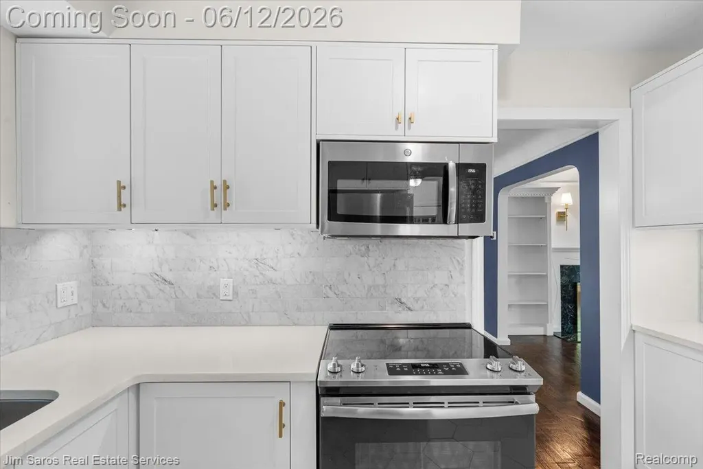 451 Moran Road Grosse Pointe Farms City MI 48236