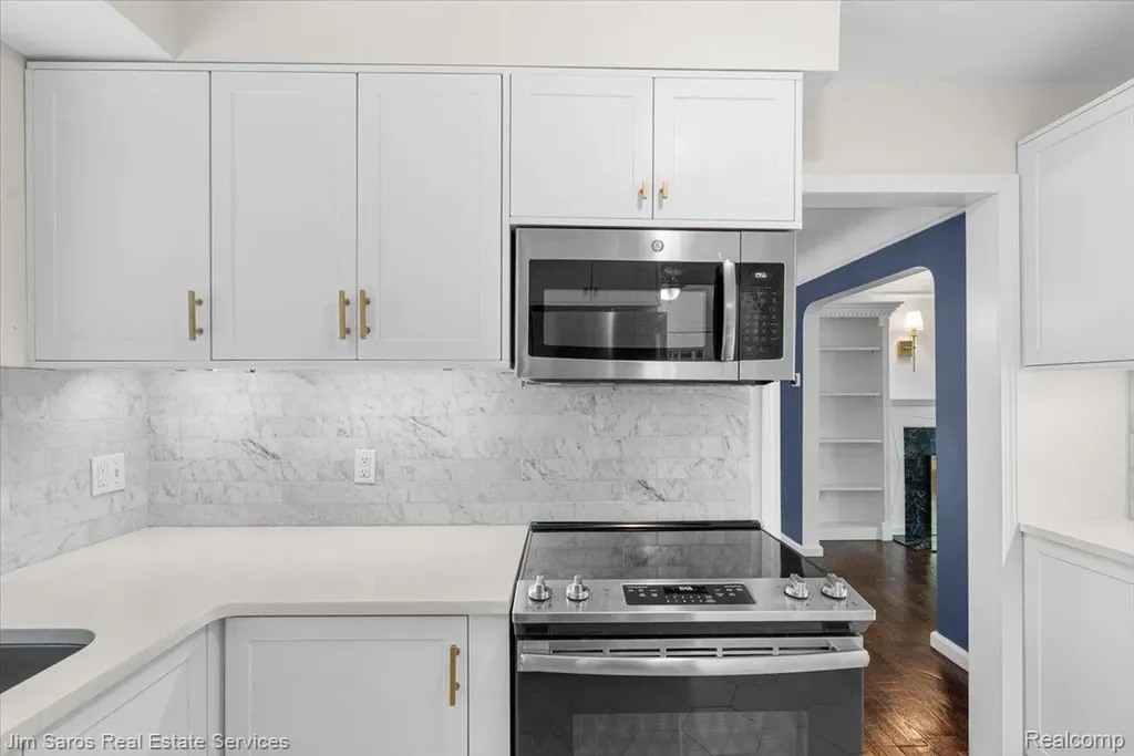 451 Moran Road Grosse Pointe Farms City MI 48236