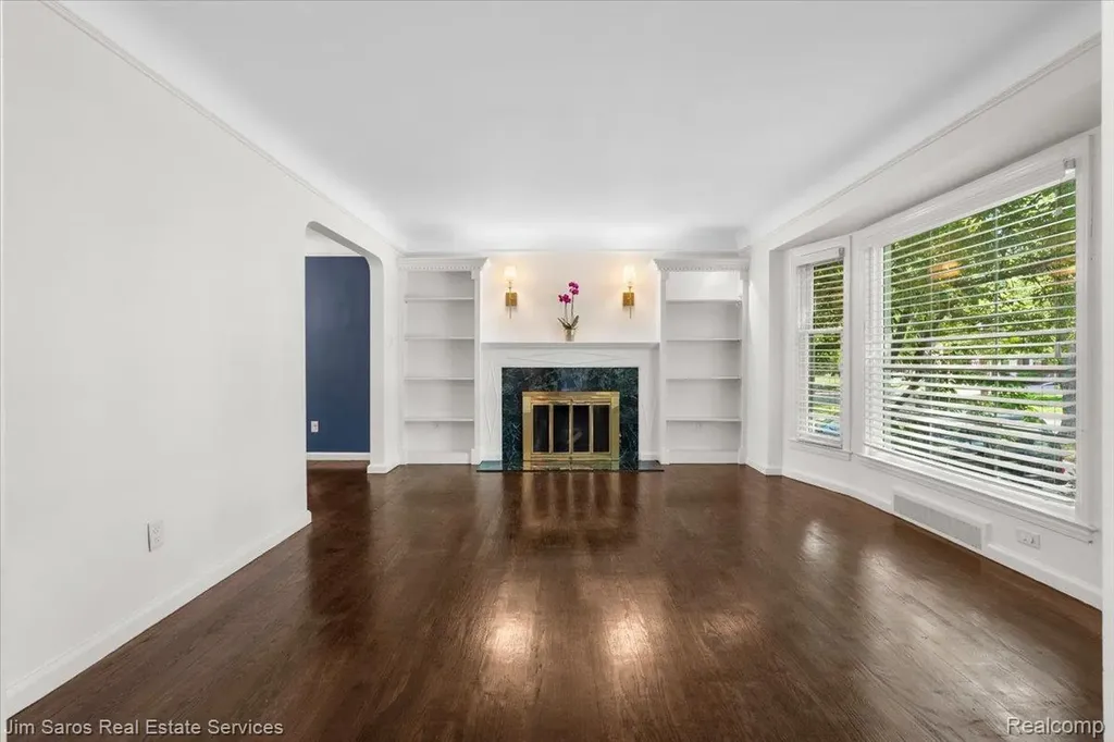 451 Moran Road Grosse Pointe Farms City MI 48236