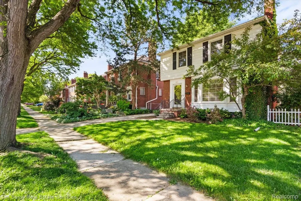 451 Moran Road Grosse Pointe Farms City MI 48236