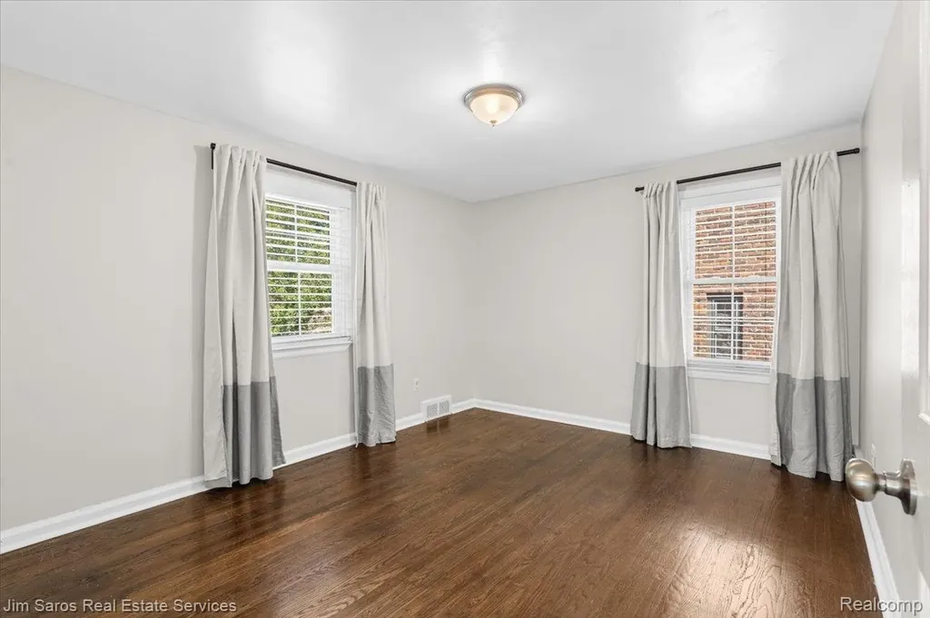 451 Moran Road Grosse Pointe Farms City MI 48236