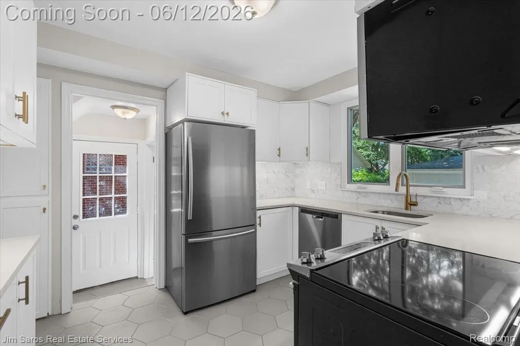451 Moran Road Grosse Pointe Farms City MI 48236