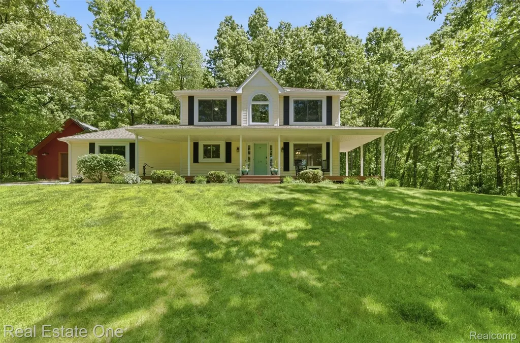 3559 Perry Lake Road Brandon Charter Township MI 48462