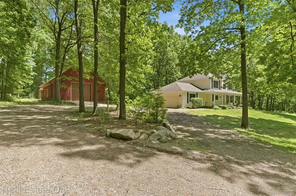 3559 Perry Lake Road Brandon Charter Township MI 48462