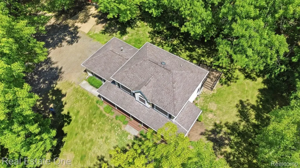 3559 Perry Lake Road Brandon Charter Township MI 48462